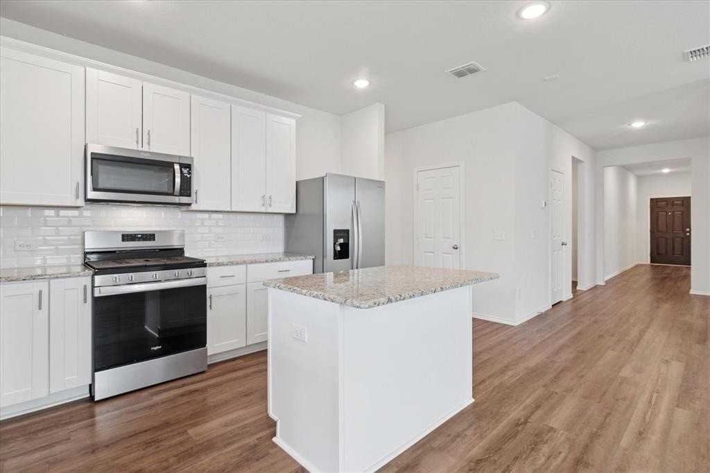 2100 Hummingbird St - Photo 7 of 26