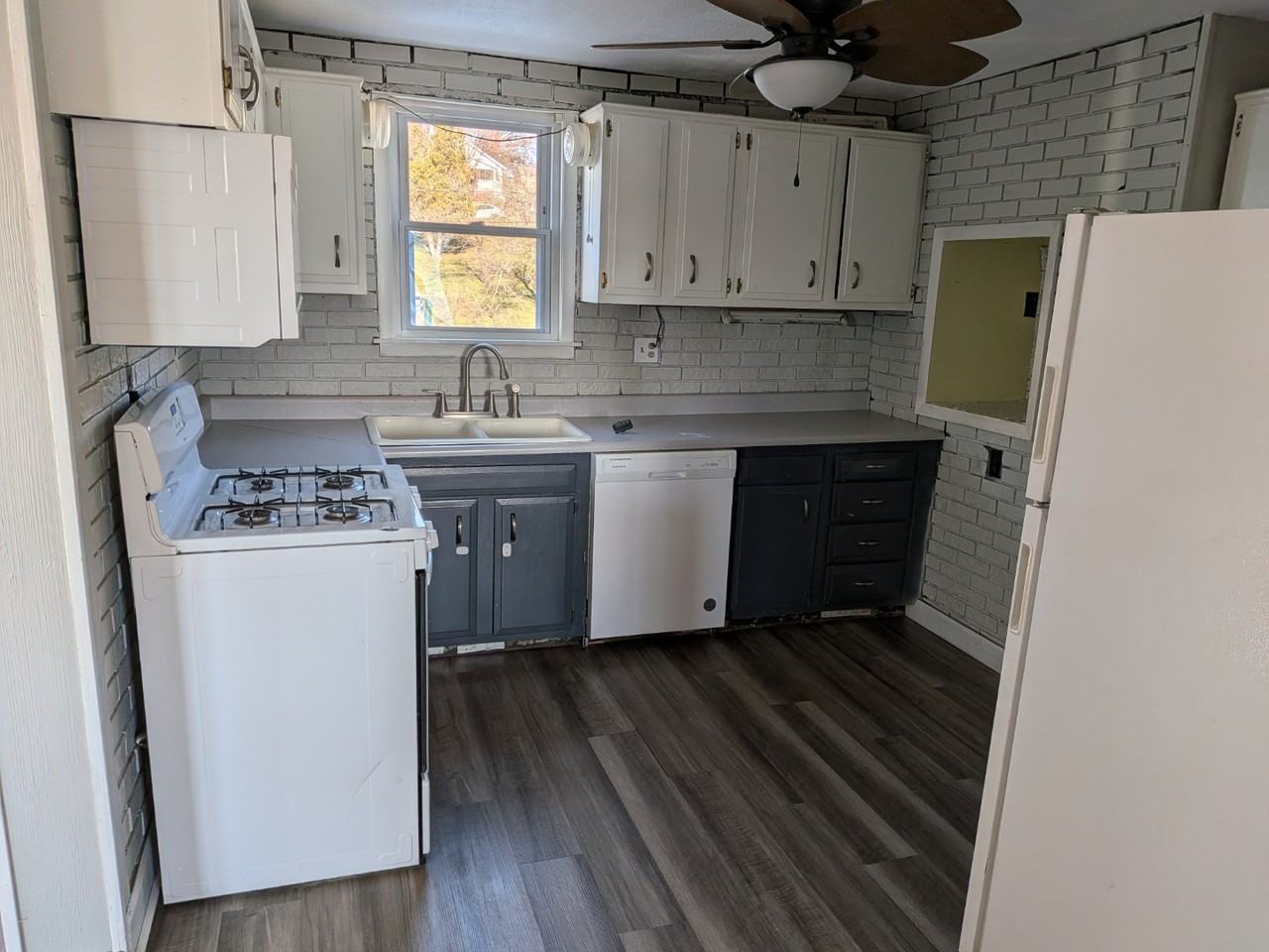 330 Shady Ave - Photo 5 of 10