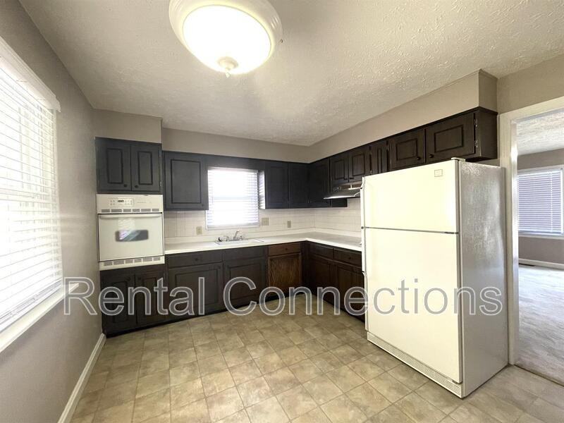 604 S Carbon St - Photo 3 of 13