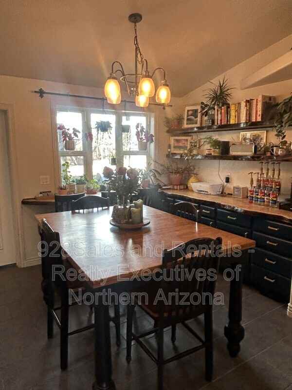 81 Seneca Dr - Photo 5 of 7