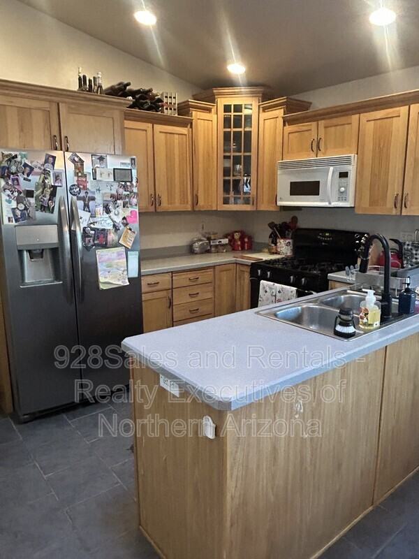 81 Seneca Dr - Photo 6 of 7