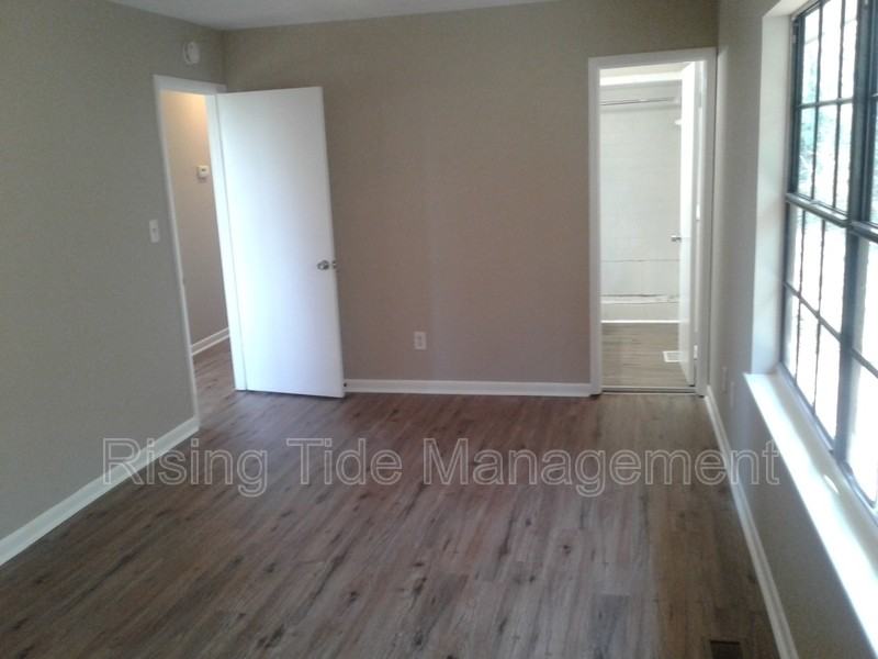 8905 Valley Hill Dr - Photo 6 of 39