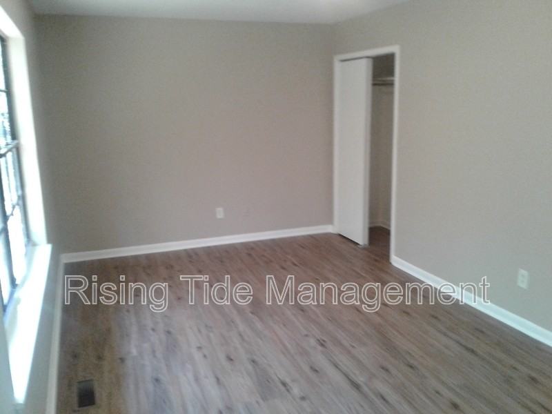 8905 Valley Hill Dr - Photo 7 of 39