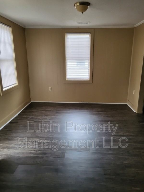 1527 Cella St - Photo 2 of 9