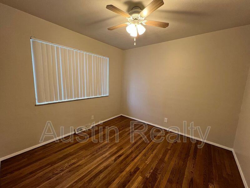 9005 Olive Blvd #B - Photo 5 of 8