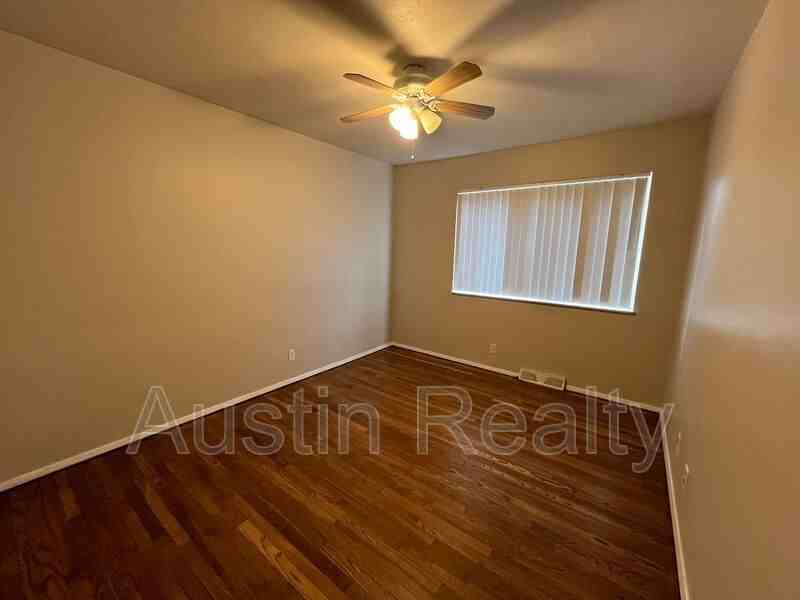 9005 Olive Blvd #B - Photo 6 of 8