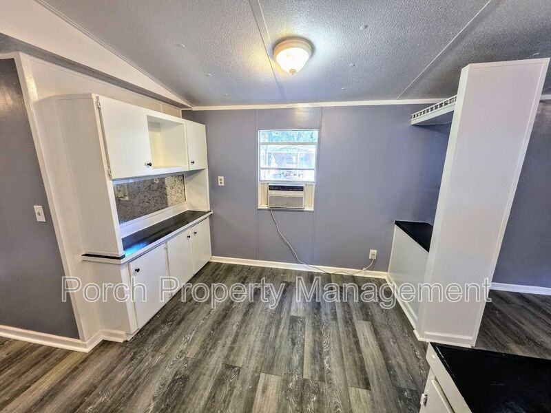 12 Anne Cir - Photo 5 of 21