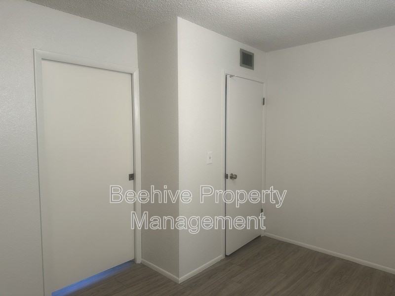 539 1/2 E 2nd Ave #1 - Photo 7 of 7