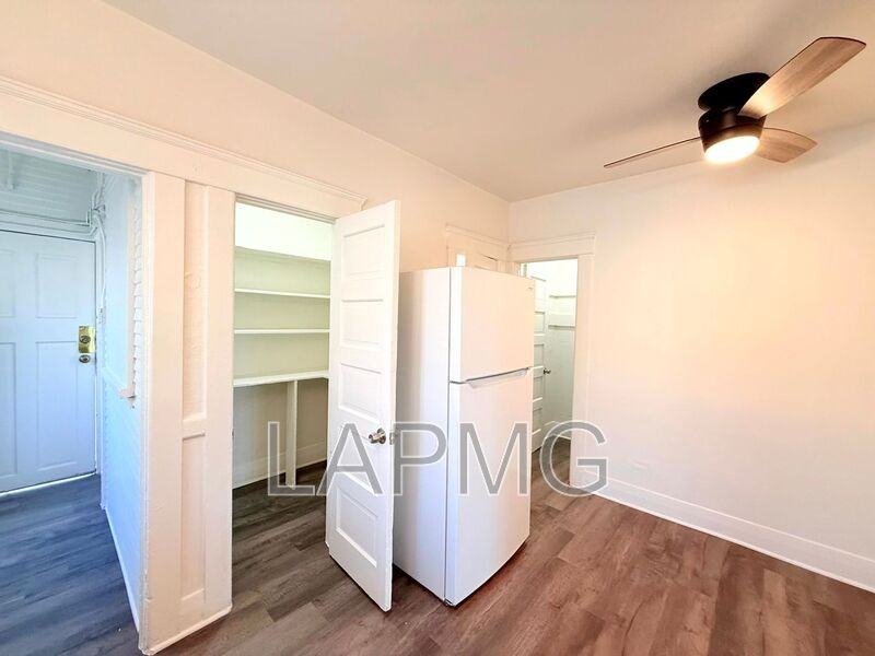 1910 Daly St - Photo 5 of 22