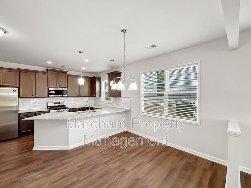 6 Ashborne Ln - Photo 7 of 26