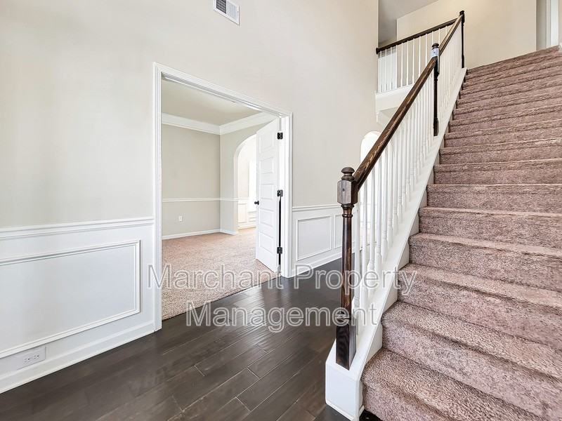 101 Verdana Ct - Photo 3 of 32