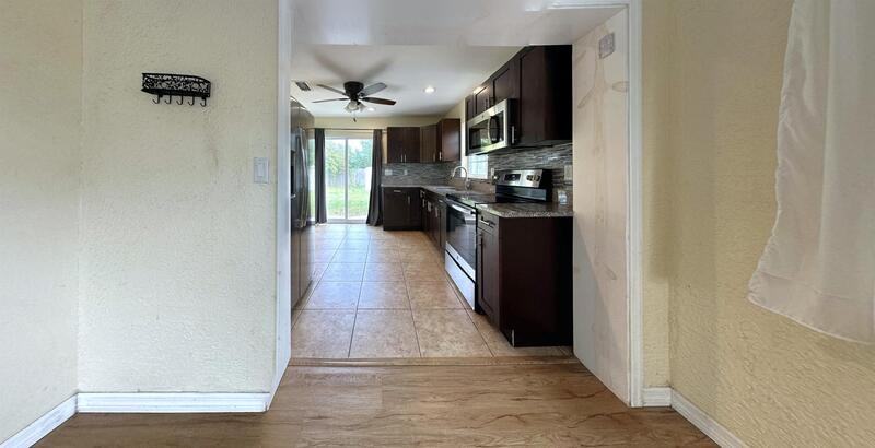 4041 67th Ave N - Photo 7 of 45