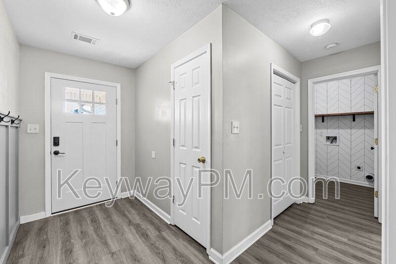 122 Oakwood Dr - Photo 5 of 30