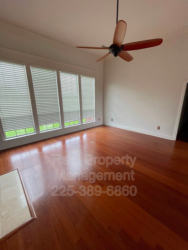 917 Fairwinds Ave - Photo 5 of 15