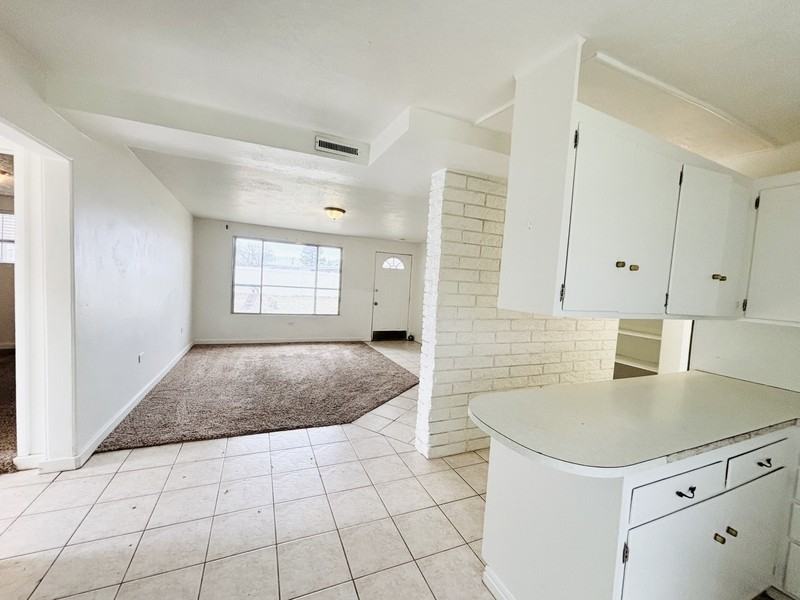 13413 Minuteman Dr - Photo 7 of 27