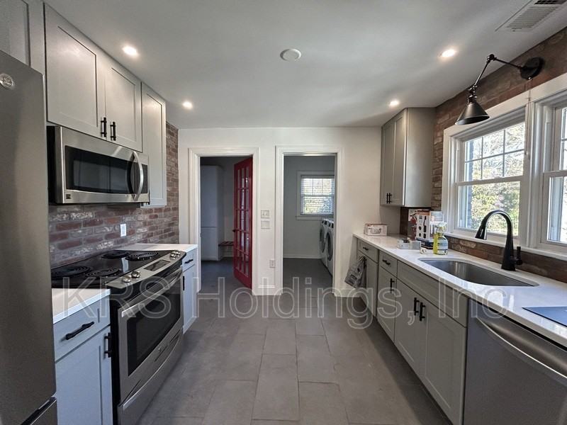 35 Westover Rd - Photo 7 of 14