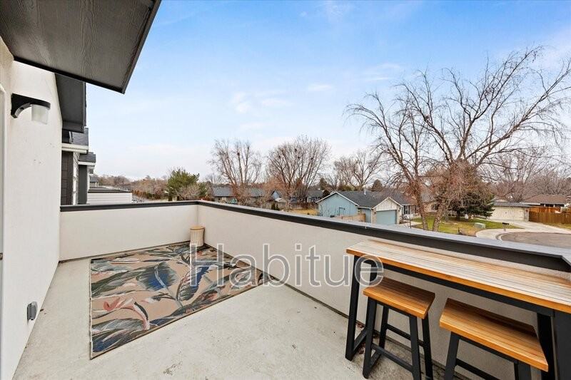 917 E Bissett St - Photo 5 of 49