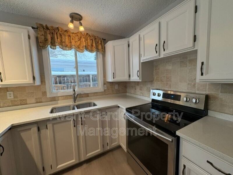 7614 149 St Nw - Photo 5 of 30