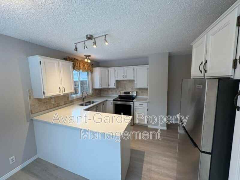 7614 149 St Nw - Photo 7 of 30