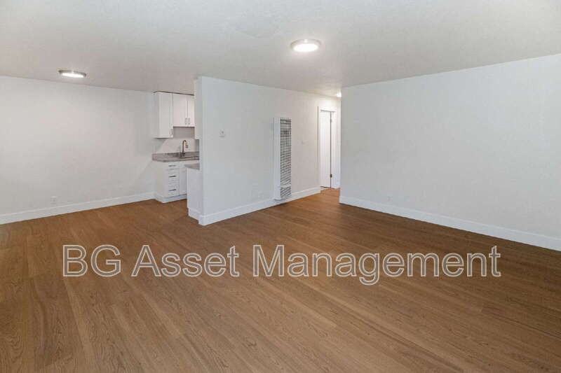 1507 Humboldt Ave #1 - Photo 5 of 20