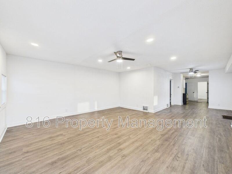 1513 Rowland Ave - Photo 5 of 28