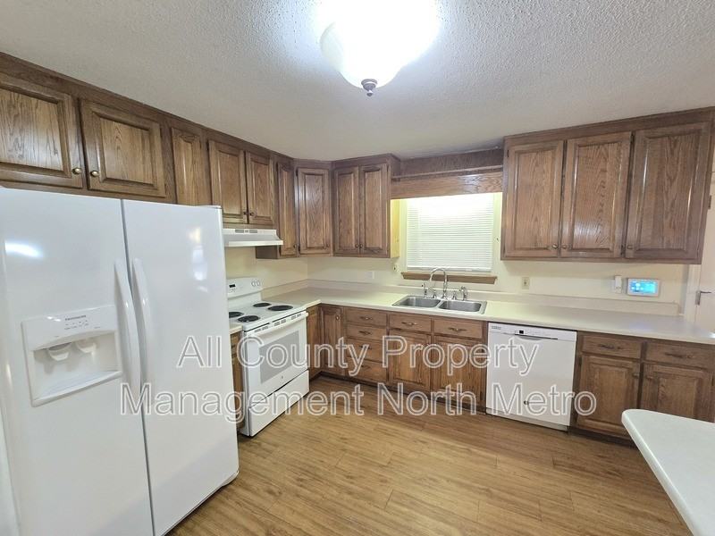 2367 Graysville Rd - Photo 7 of 32