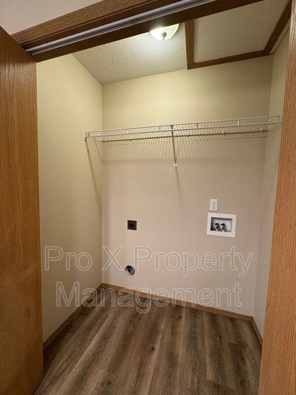 2123 Southfork Dr - Photo 6 of 12