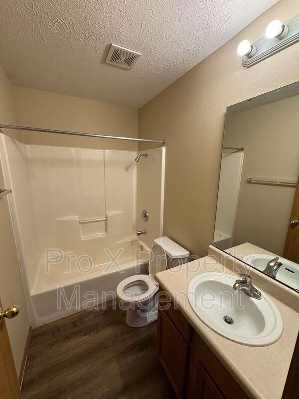 2123 Southfork Dr - Photo 7 of 12