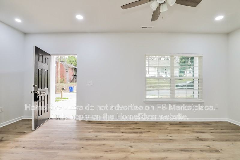 1821 N Dunleith Ave - Photo 5 of 19