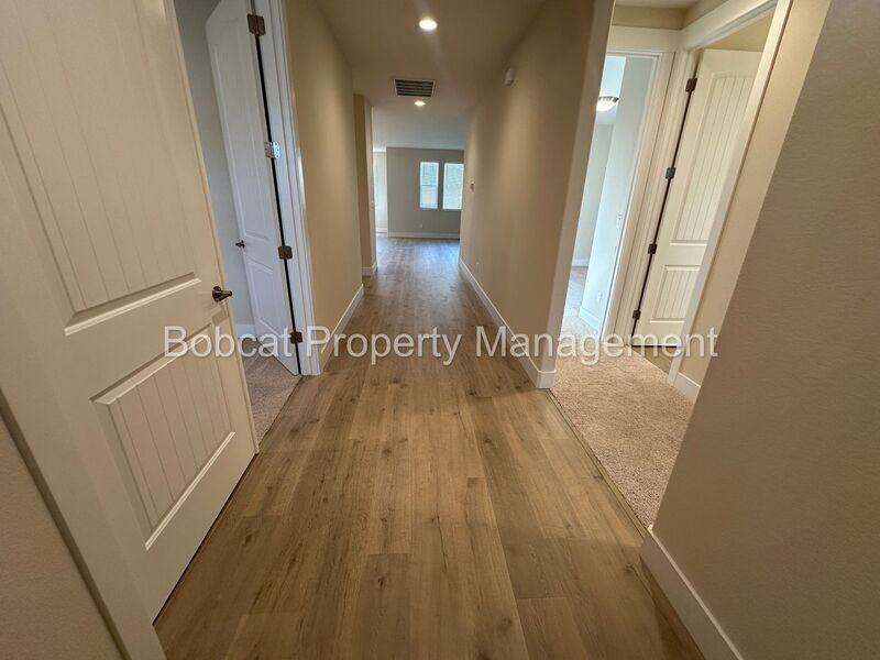 1631 Delta Downs Dr - Photo 2 of 34