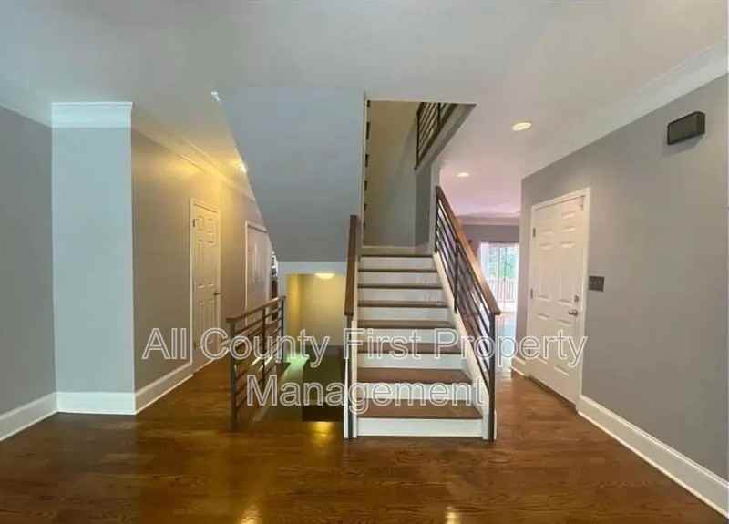 1242 Wildcliff Pkwy Ne - Photo 2 of 16