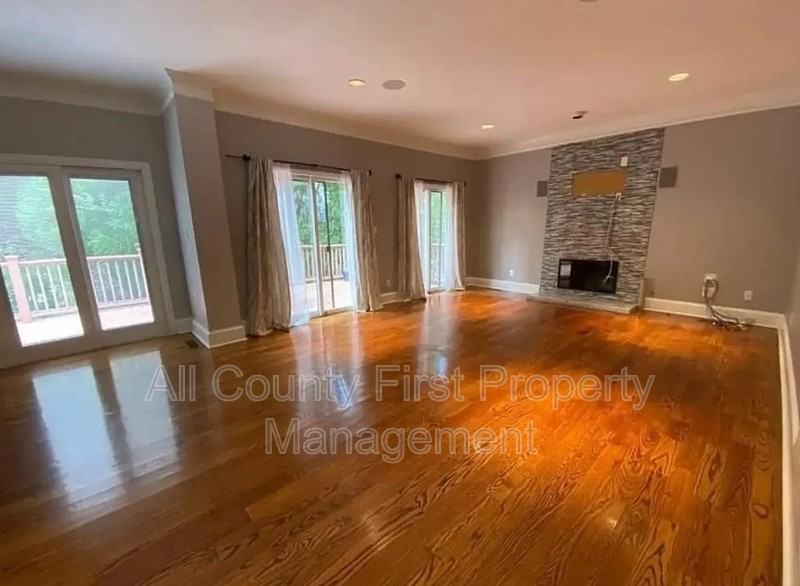 1242 Wildcliff Pkwy Ne - Photo 6 of 16