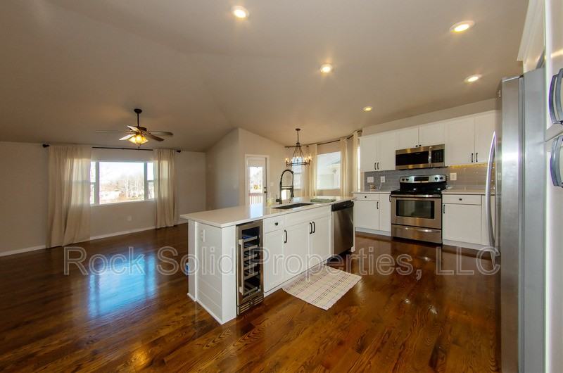 3618 Woodhaven Dr - Photo 5 of 35