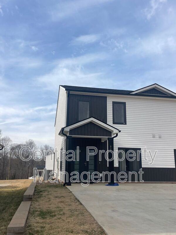 32 Beverly Hills Dr - Photo 2 of 2