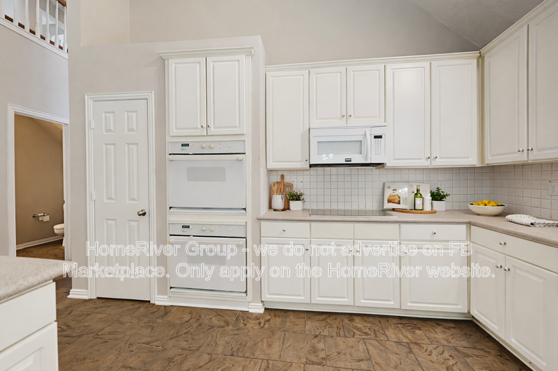 14613 Waterview Cir - Photo 7 of 29