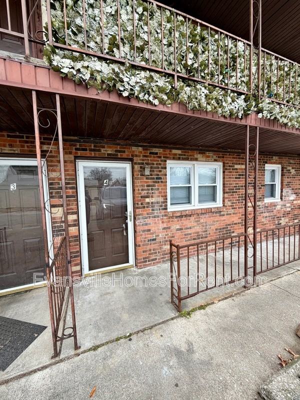 1014 Mary St - Photo 5 of 11