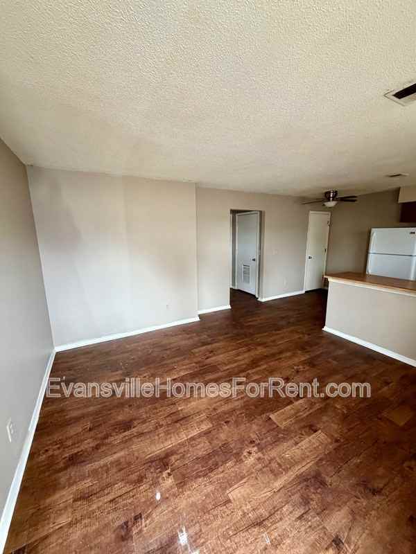 1014 Mary St - Photo 6 of 11