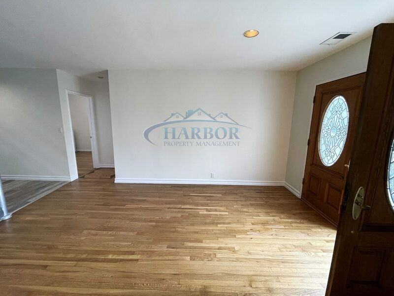 3706 S Emily St - Photo 5 of 50