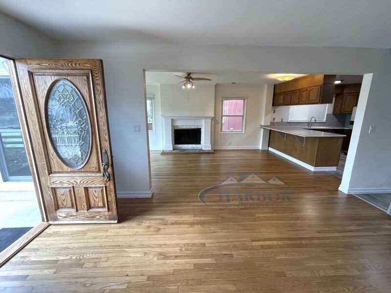 3706 S Emily St - Photo 6 of 50