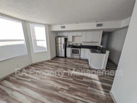 725 Edith Blvd Se #B - Photo 1 of 1