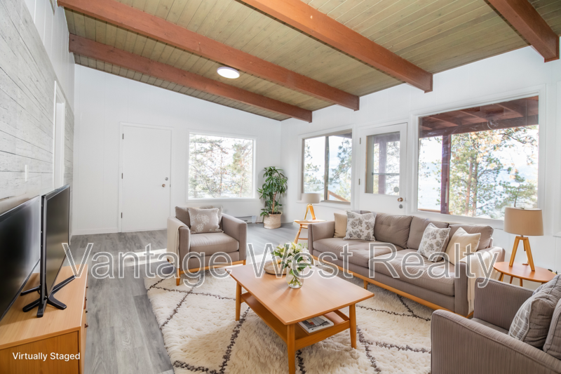 4902 Lakeshore Rd - Photo 6 of 28