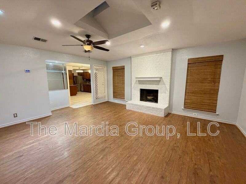 2704 Mill Trce - Photo 3 of 13