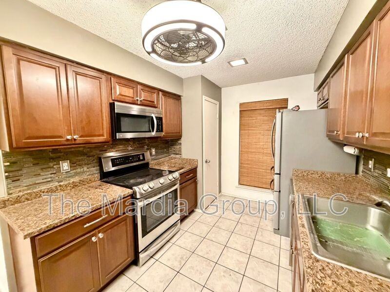 2704 Mill Trce - Photo 4 of 13