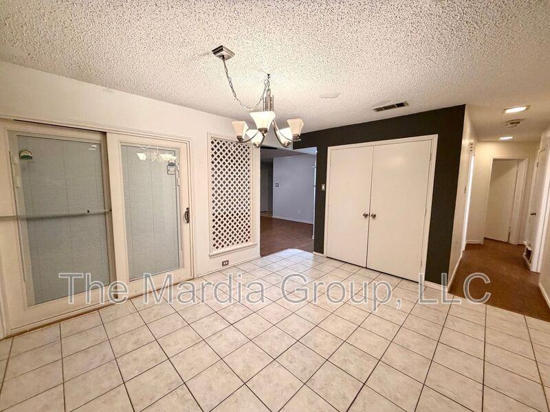 2704 Mill Trce - Photo 5 of 13