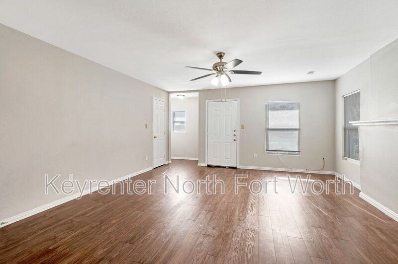 2735 Purington Ave #201 - Photo 3 of 41