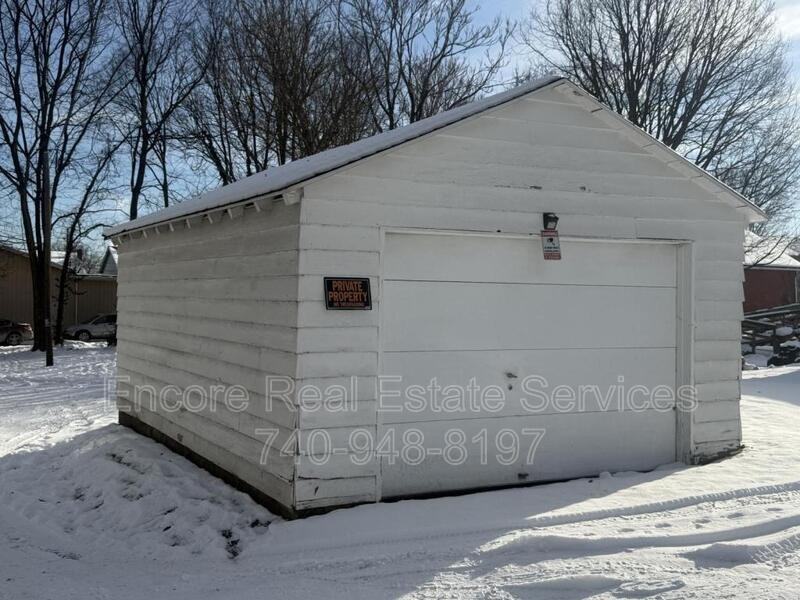 70 Hoover St - Photo 4 of 18