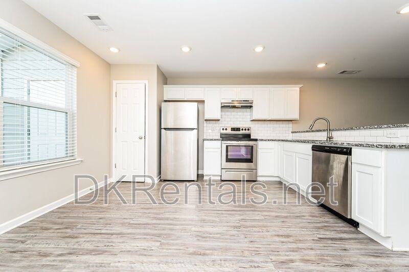 402 Whippet St - Photo 4 of 15