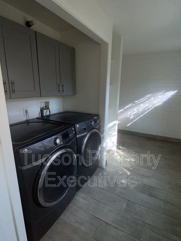 1421 E Drachman St - Photo 5 of 24