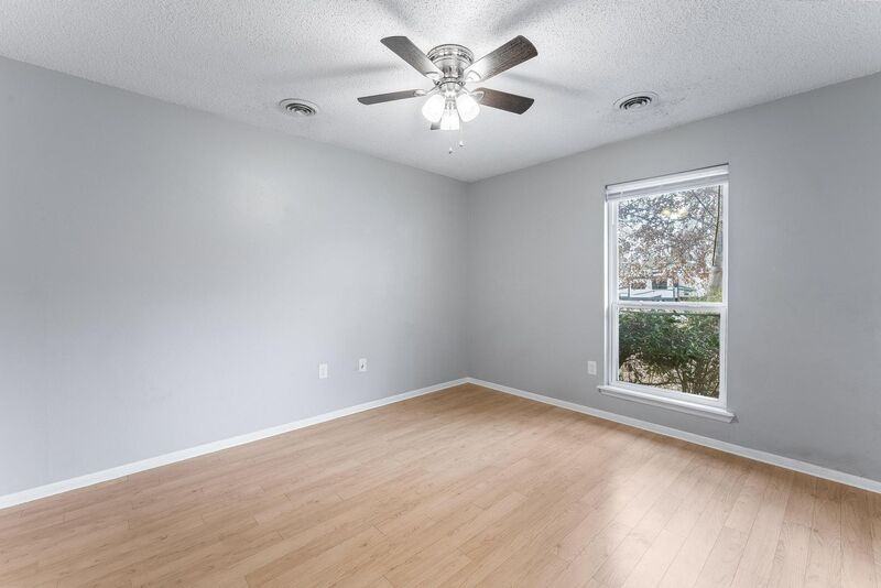 2316 N Raven Ln - Photo 3 of 15