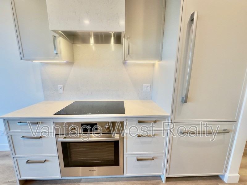 3200 Lakeshore Rd - Photo 7 of 46